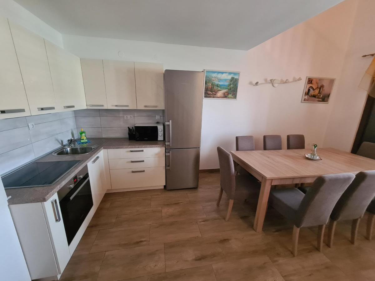 Apartments Dupin Башка Екстер'єр фото